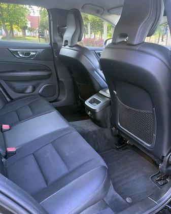 Volvo V60 Cross Country cena 94700 przebieg: 260000, rok produkcji 2019 z Wrocław małe 106